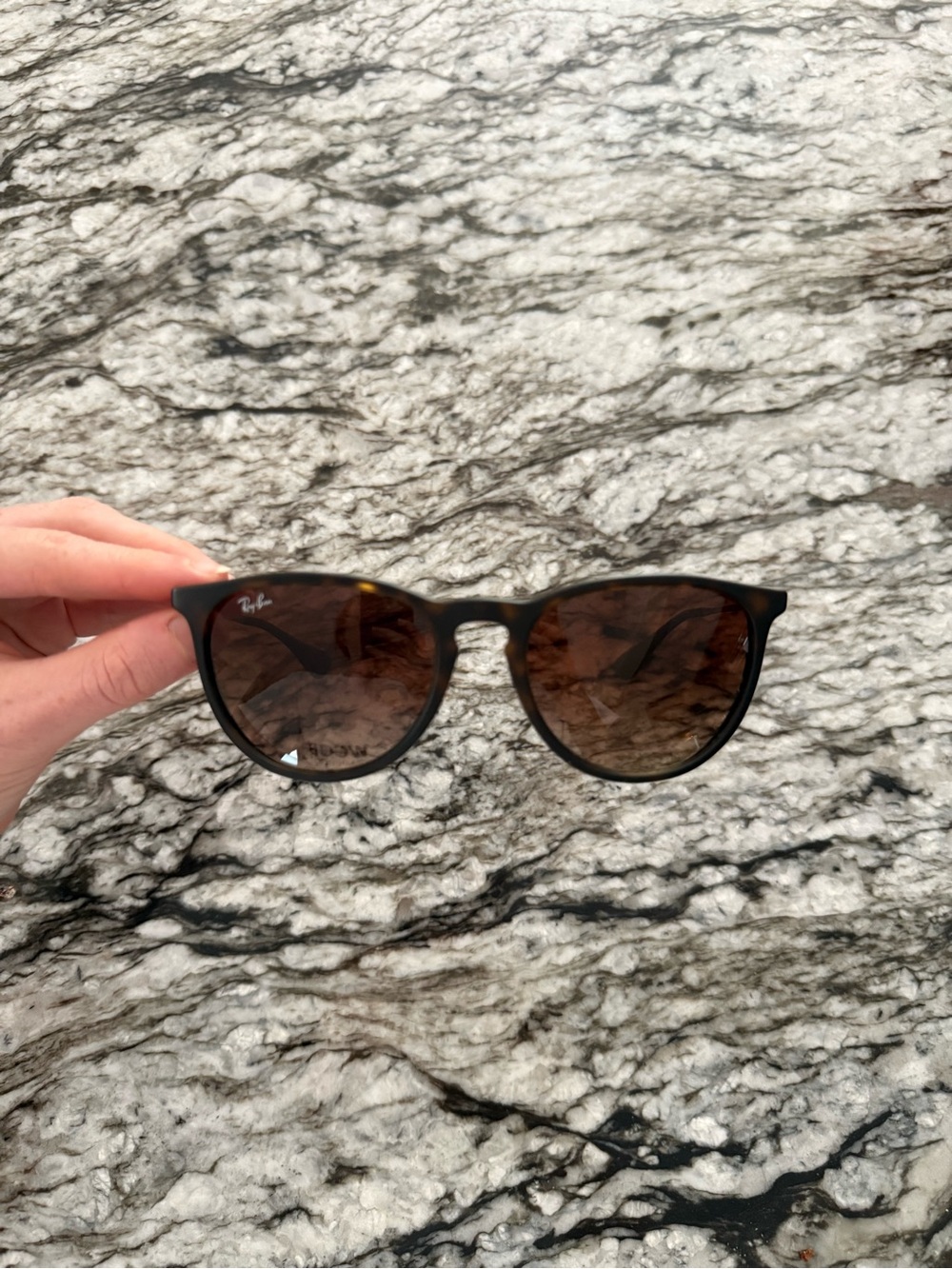 Ray-Ban Women's Erika RB4171 Classic Tortoiseshell Round Sunglasses